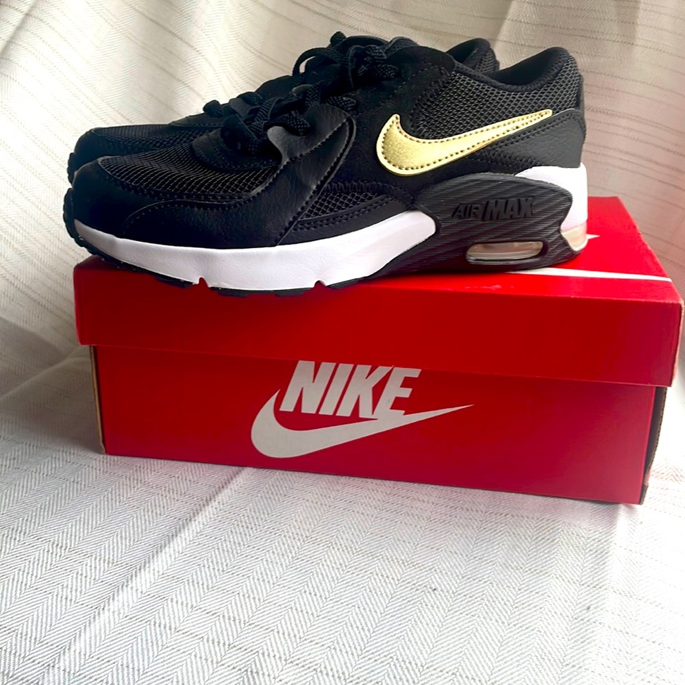 NIB Kids size 1.5 Nike Air Max Sneakers